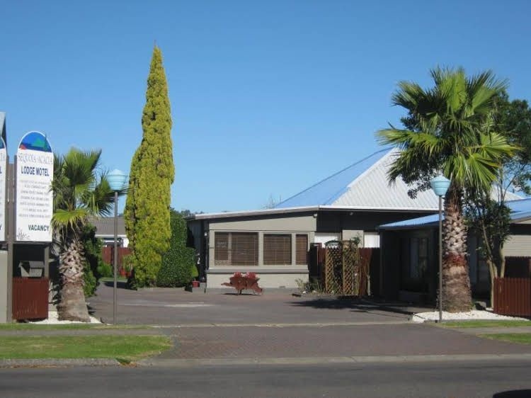 Sequoia Motel4