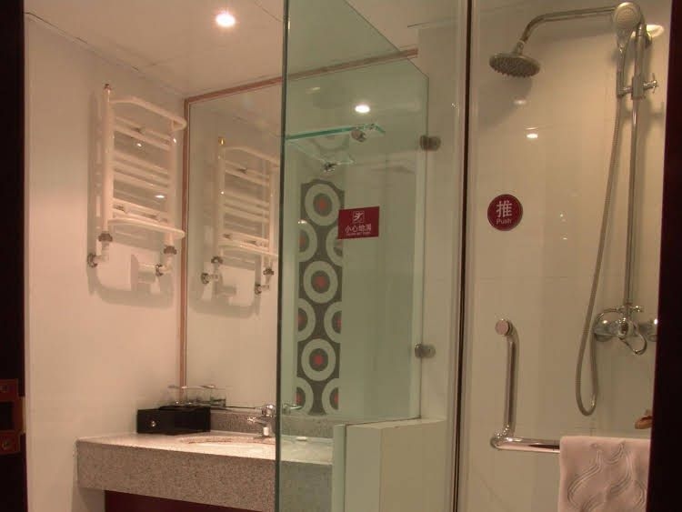 Huaneng & CYTS Holiday Hotel2