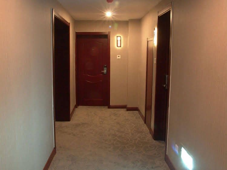 Huaneng & CYTS Holiday Hotel Huaneng & CYTS Holiday Hotel