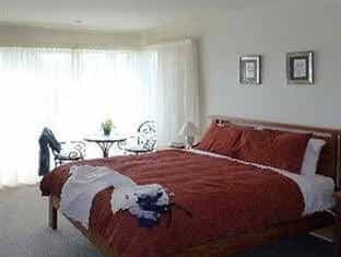 Cathedral Peaks B&B