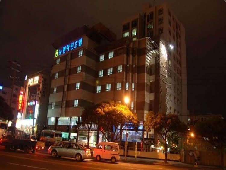 New Manhattan Tourist Hotel New Manhattan Tourist Hotel