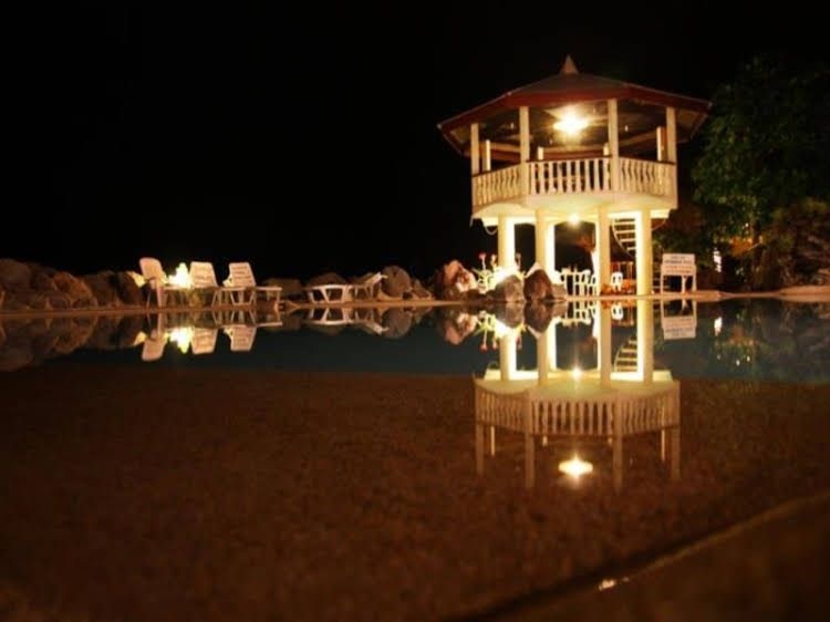 Paras Beach Resort2