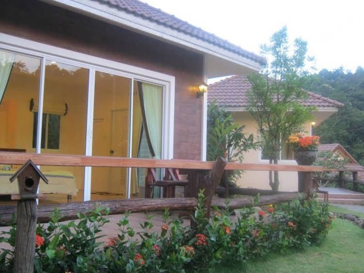 The Road View Hotel1