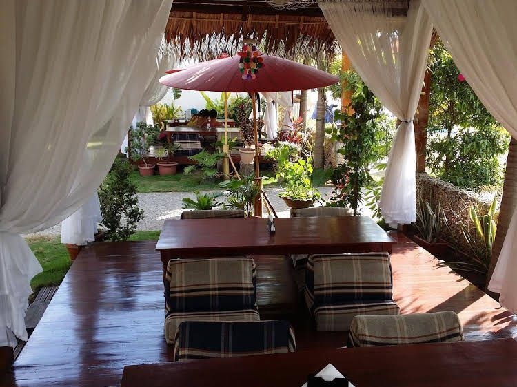 Coucou Bar Hotel and Restaurant0
