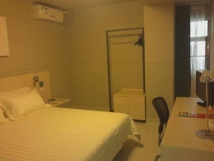 Jinjiang Inn Shenzhen Luohu Mix City Branch0