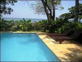 Lovina Beach Houses2
