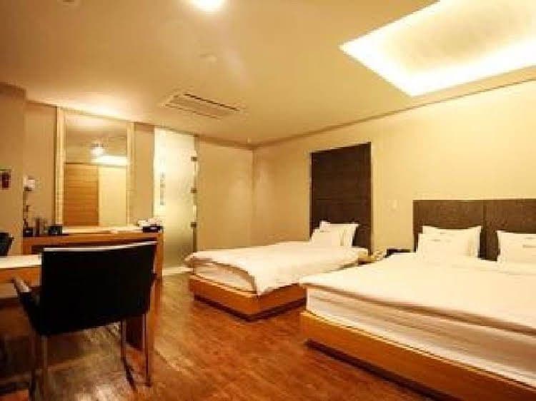 Simple Life Hotel Simple Life Hotel