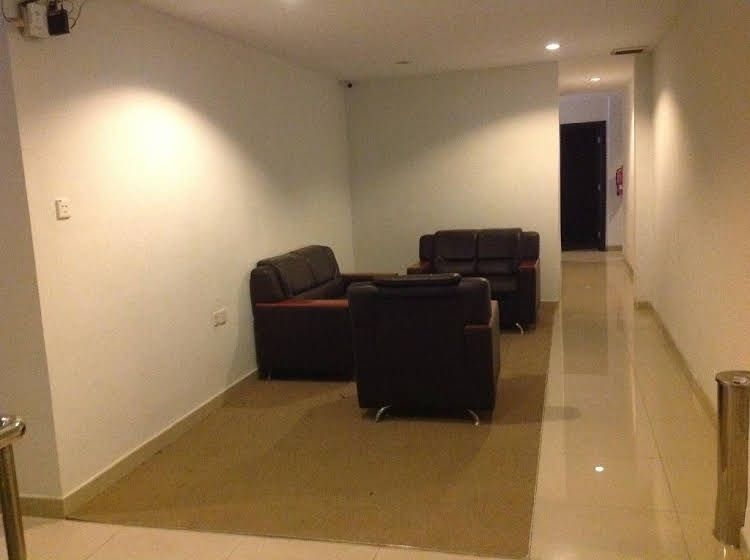 แคปิตอล โอ 664 โรแมนซ์ โฮเทล (Capital O 664 Romance Hotel)3