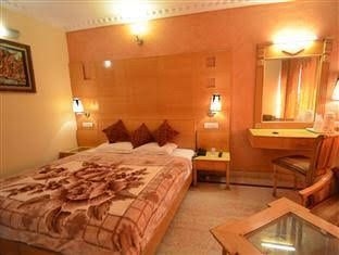 Hotel City Heart Residency4
