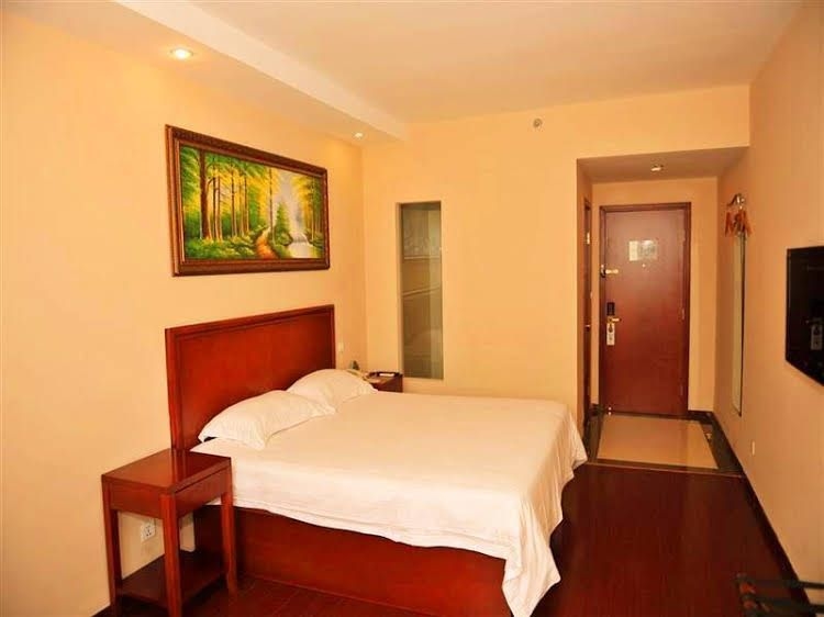 GreenTree Inn Shanghai Jiangwan Town Express Hotel1