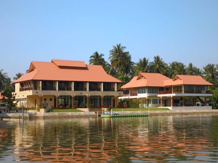 Maeklong Marina Resort0