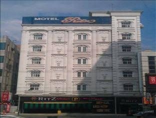 Ritz Motel0