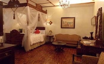 Cordillera Inn0