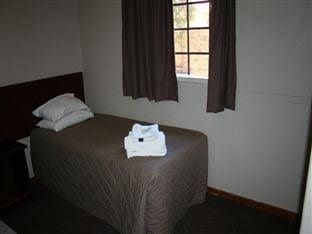 Horseshoe Inn3