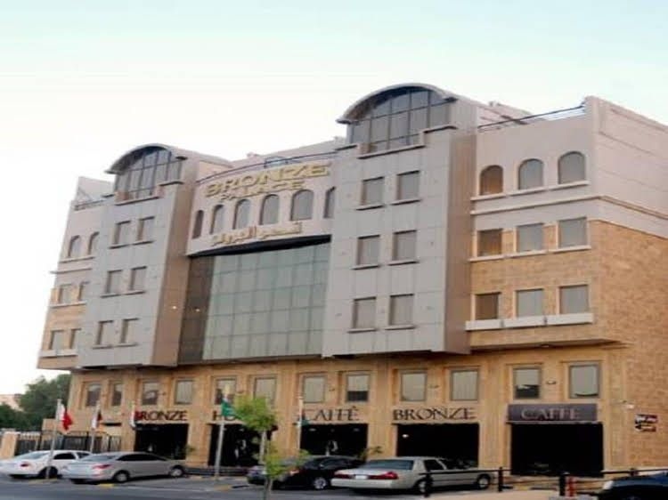 Bronze Palace2