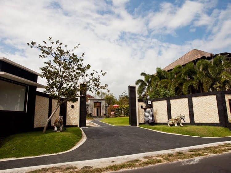 Puri Segara Village4