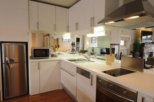 Studio Apartment #4 - Main Floor - Non-Smoking