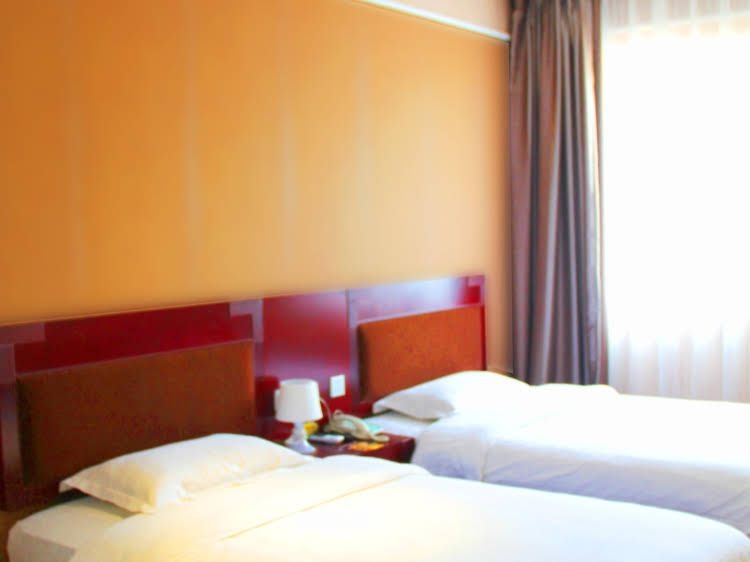Sunshine Hotel2