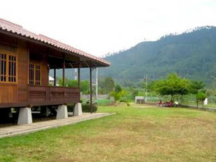 Villa Rumah Kayu0