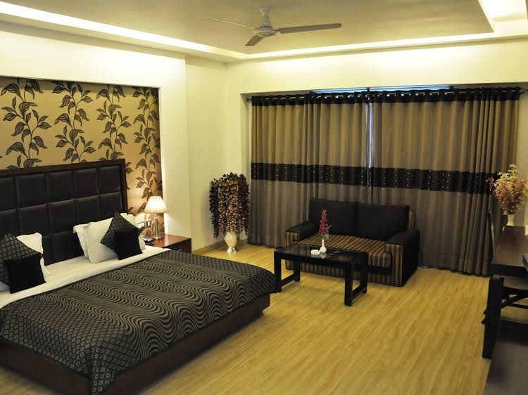 โรงแรม หริ คอร์ต (Hotel Hari's Court)1