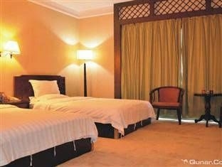 The Dragons Hotel0