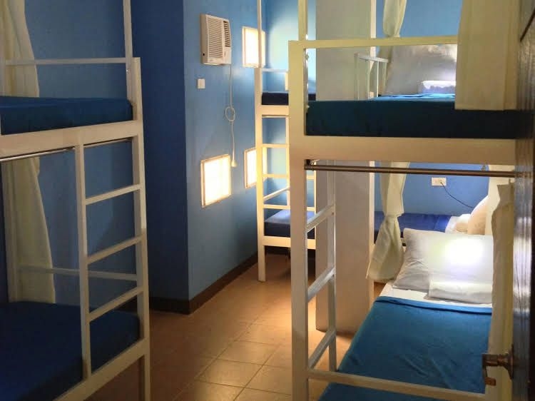 Crossroads Hostel Manila3