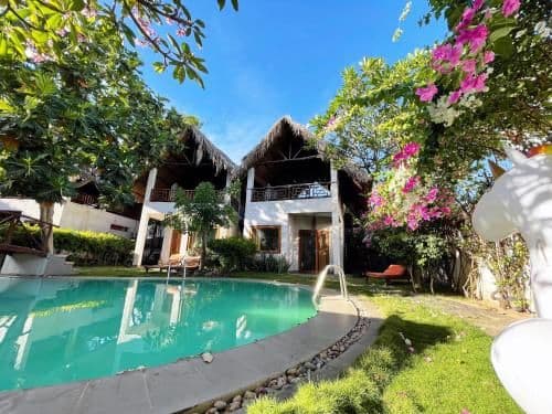 Villa with Garden View