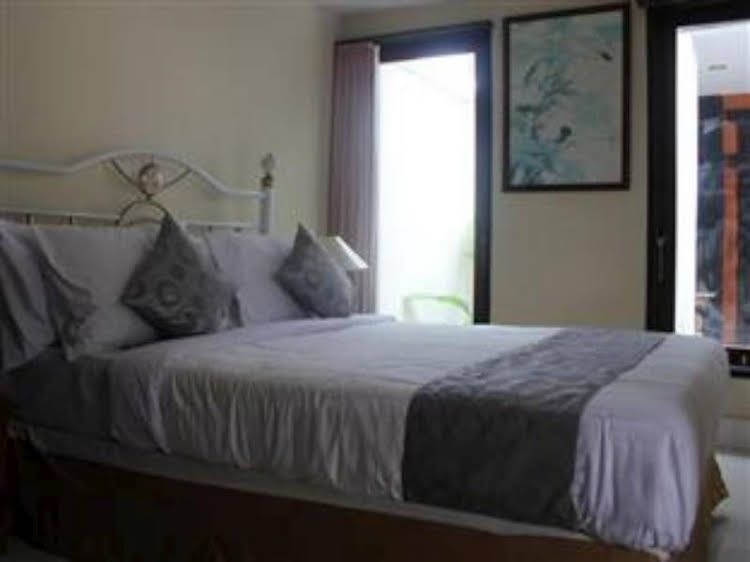 Puri Shanti Villas1