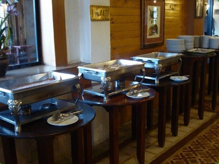 LJ The Emerald Hotel1