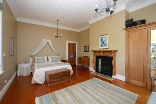 Glen Almond House3