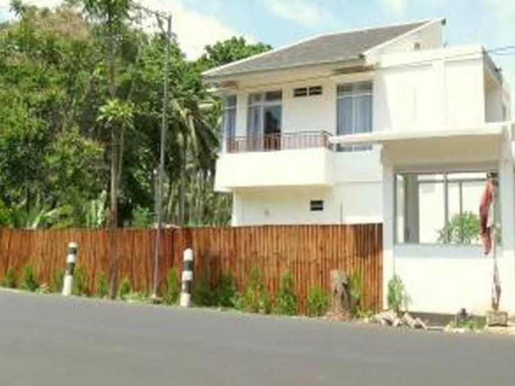 Riverside Villas2