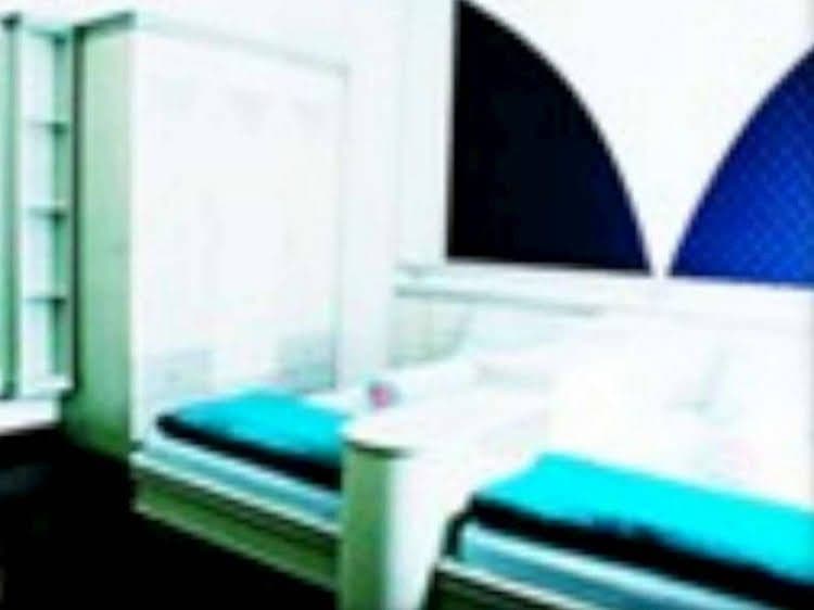 Rumah Pinus Guesthouse & Cafe Rumah Pinus Guesthouse & Cafe