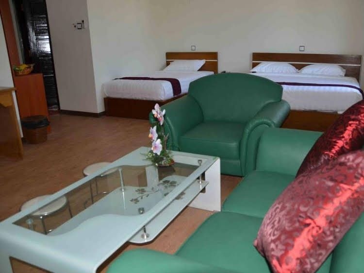 Hotel Madira0