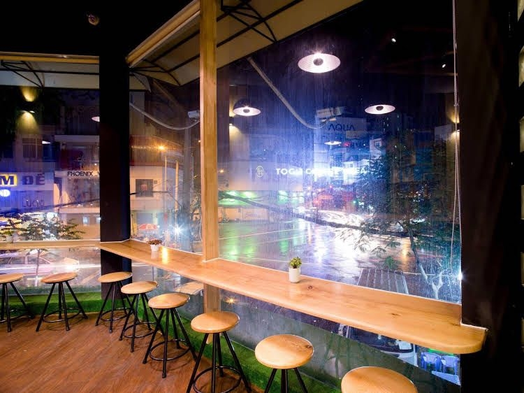 Saigon Night Hotel1