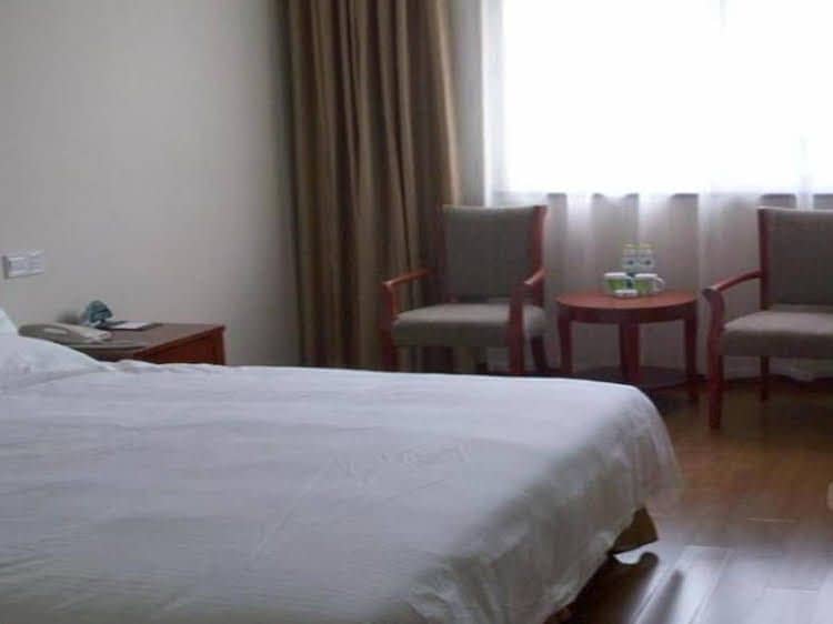 Green Tree Inn Wuxi Zhaqiao Hotel Green Tree Inn Wuxi Zhaqiao Hotel