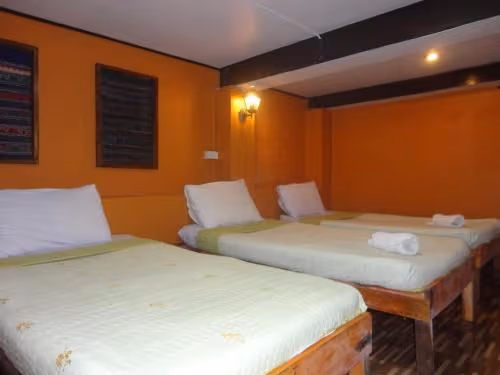 Single Bed in Mixed Dormitory Room