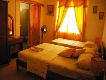 Le Manoir Guest House3