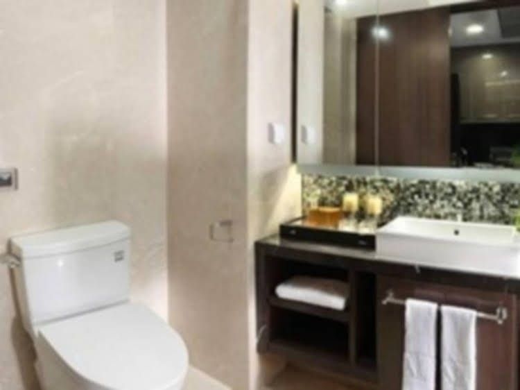 eStay Residence Poly Central Pivot1
