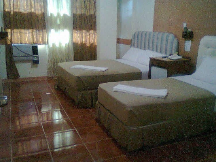 Golden Stallion Suites2