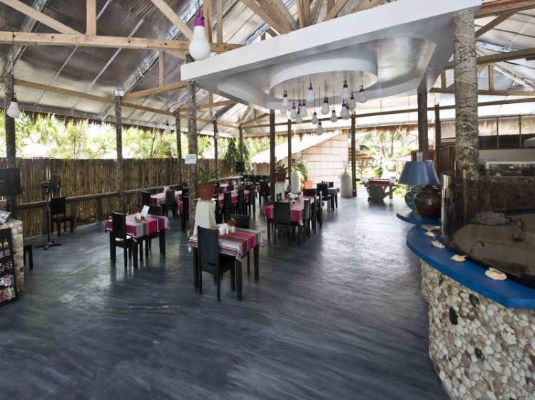 Island French Resort0