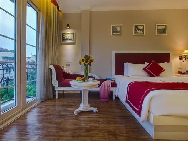 JUNIOR SUITE KING SIZE BED