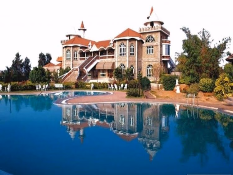 Celebrity Resorts4