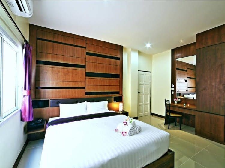 At Phuket Guest House1