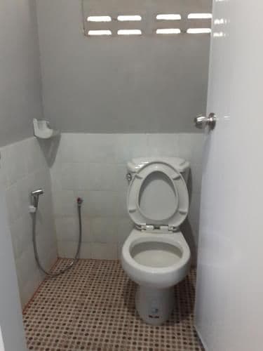 Twin Room with Air Conditioning and Shared Bathroom