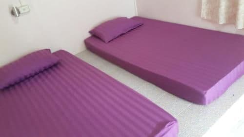 Twin Room with Air Conditioning and Shared Bathroom