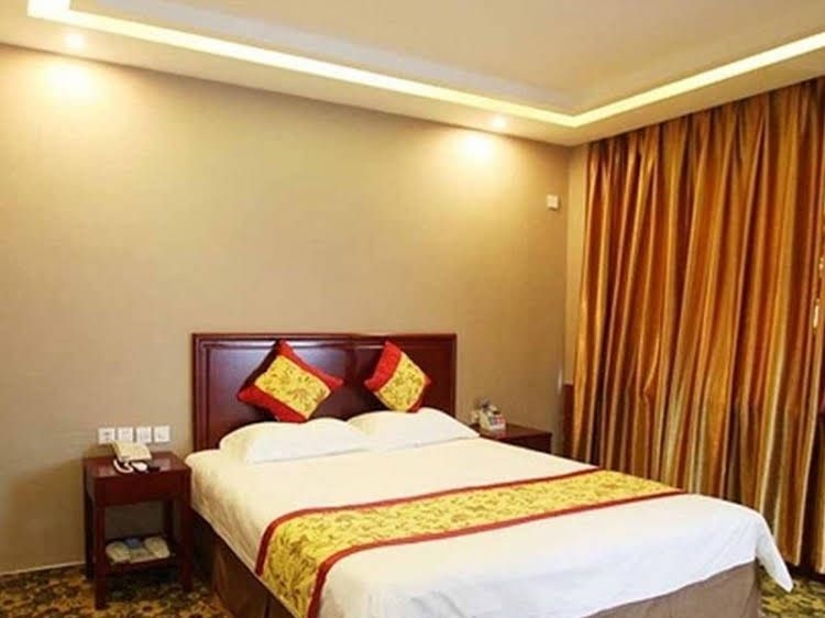 Puyang Green Castle Hotel2