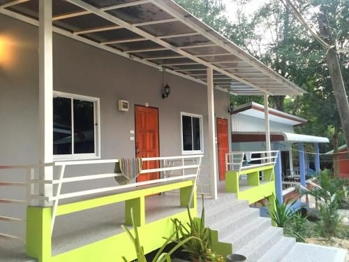 Sea Breeze Bungalow2