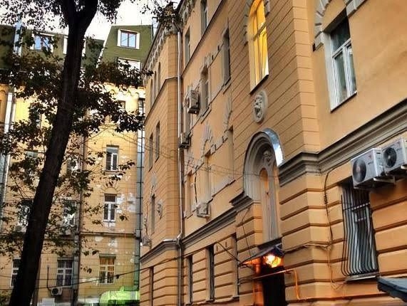 Anti-Hostel4