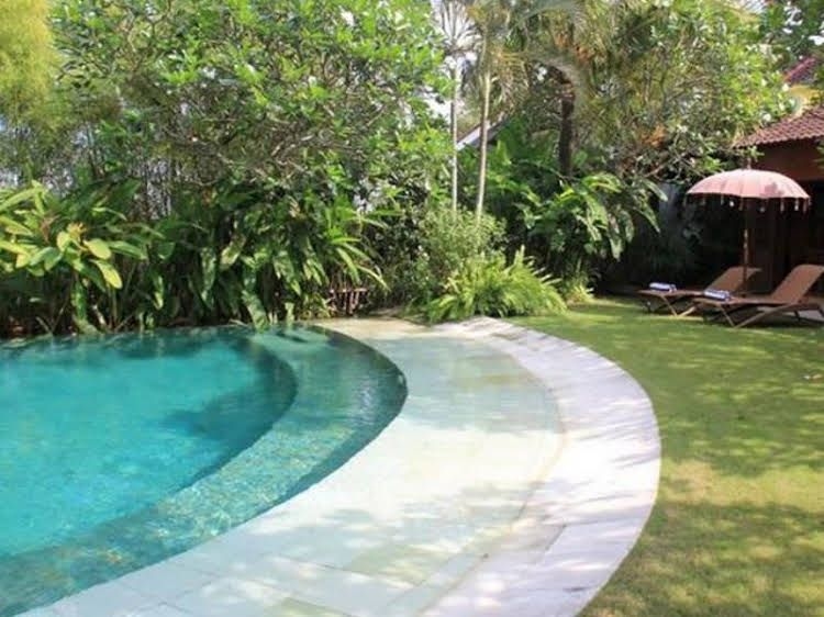 Villa Kuning4