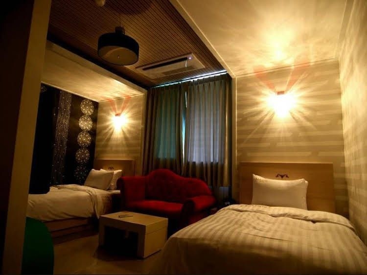 Havana Motel2